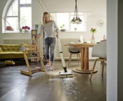 מכונה לשטיפת רצפות ופרקטים נטענת אלחוטית KARCHER FC7