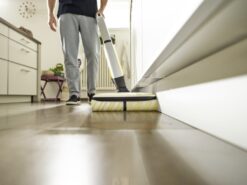 מכונה לשטיפת רצפות ופרקטים נטענת אלחוטית KARCHER FC7