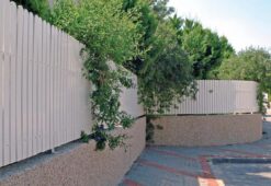 חבילה של 8 לוחות גדר לבנה PVC – בצבע לבן