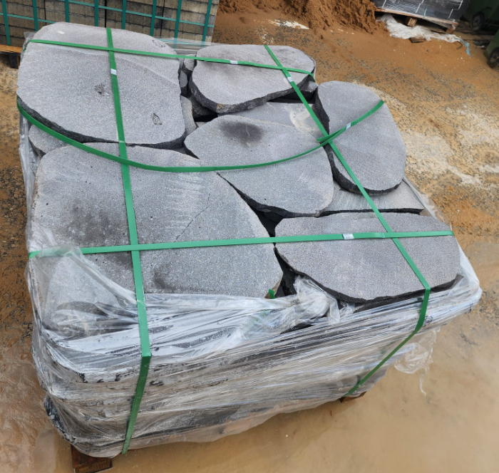 אבן מדרך בזלת פראית כ 50-60 ס