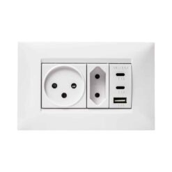 מארז טריפל USB, שקע כח, שקע דו פיני ומסגרת BE לבנה 4 מודול ניסקו סוויץ’ | NISKO
