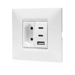 מארז טריפל USB עם שקע דו פיני לקופסא 55 מתאם ומסגרת BE לבנה ניסקו סוויץ’ | NISKO