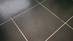 מסיר שאריות דבק קרמיקה 1 ליטר / 5 ליטר