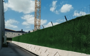 רשת גדר ירוקה דמוי דשא באורך 5 מטר